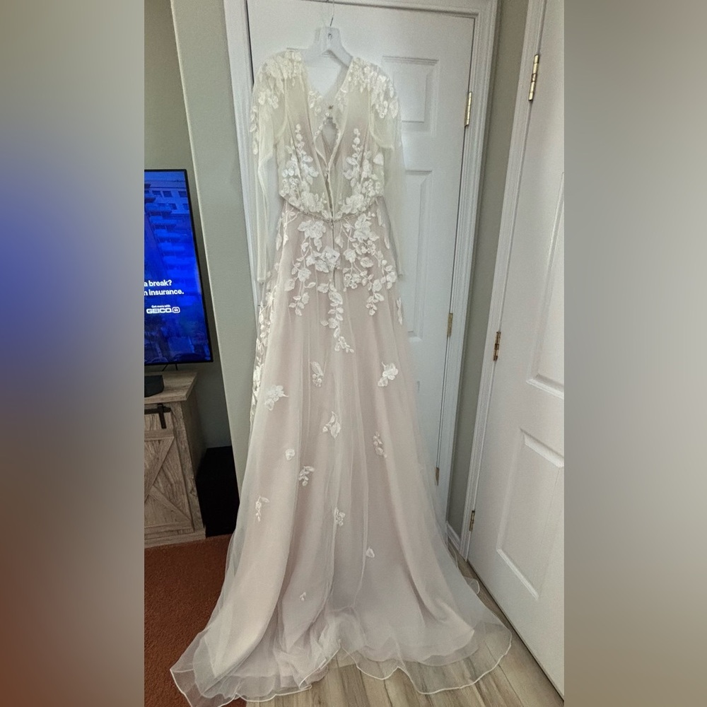 Ivory Wedding Dress by Galina Signature - Picture 8 of 17